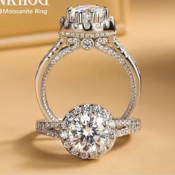 Elegant Silver Moissanite Ring 925 sterling silver plated - Picture 1 of 9